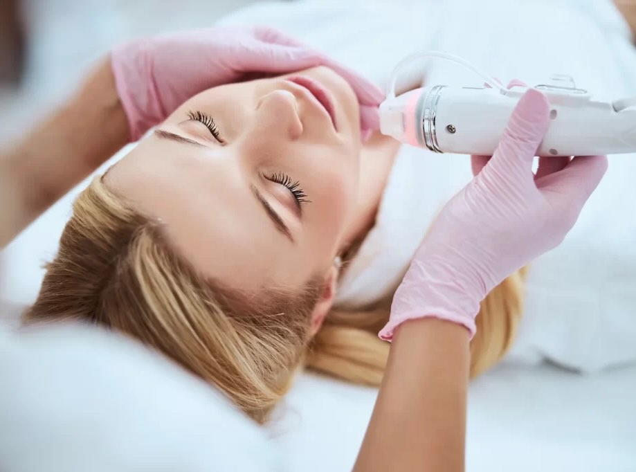 RF Gold Microneedling 

Advanced technology for firmer and tightening skin, smoother epidermal and rejuvenated skin.

RF Gold Microneedling combines microneedling with radiofrequency to deeply stimulate collagen and elastin production, improving skin quality from within.

🔬 What makes our treatment different:

We work with gold-coated needles, a highly biocompatible and antioxidant material. Gold is less reactive and significantly reduces the risk of irritation and infection compared to conventional needles, making the treatment safer, more precise and more comfortable.

👉🏻Benefits of RF Gold Microneedling:

• Boosts collagen and elastin production
• Improves fine lines and wrinkles
• Reduces enlarged pores
• Helps treat acne scars
• Improves skin texture, firmness and glow
• Progressive, natural-looking results

All treatments are performed using advanced technology and personalised protocols at HIFU 4 You Skin Lab.

📍 Book your skin consultation and experience the power of gold-enhanced radiofrequency.

.
.
.
.
.
#RFGoldMicroneedling #GoldMicroneedling #SkinRejuvenation #CollagenBoost #AcneScarTreatment